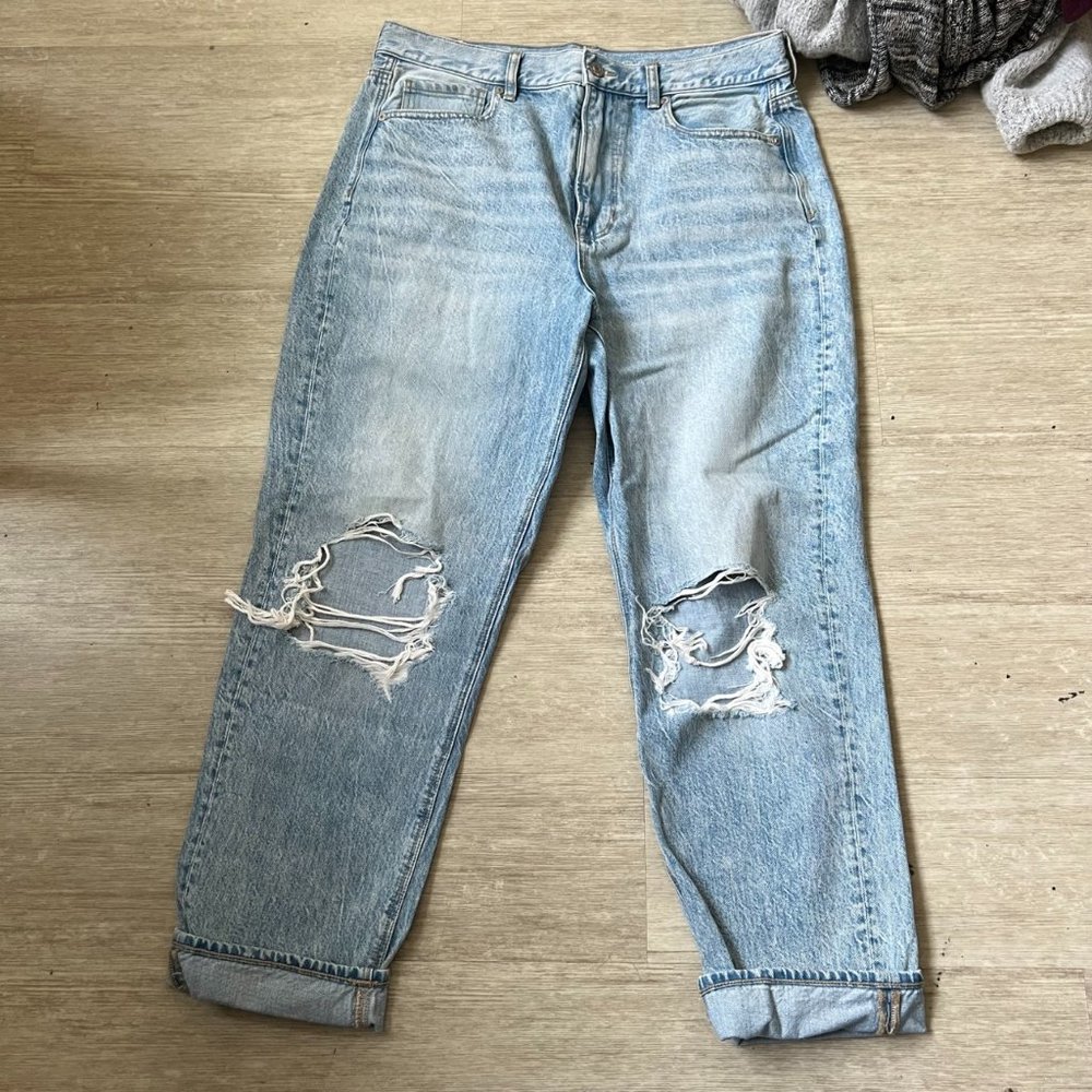American Eagle Mom Jeans